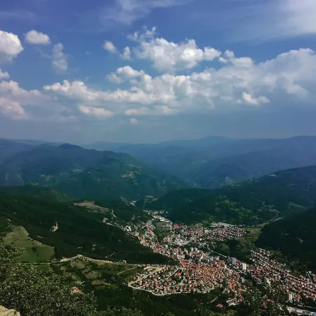 Mountain Boutique Family فندق ديفين