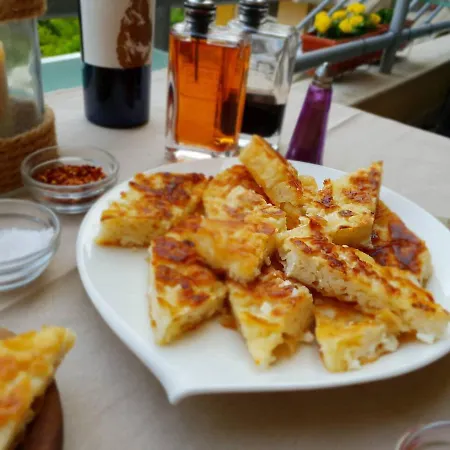 Mountain Boutique Family