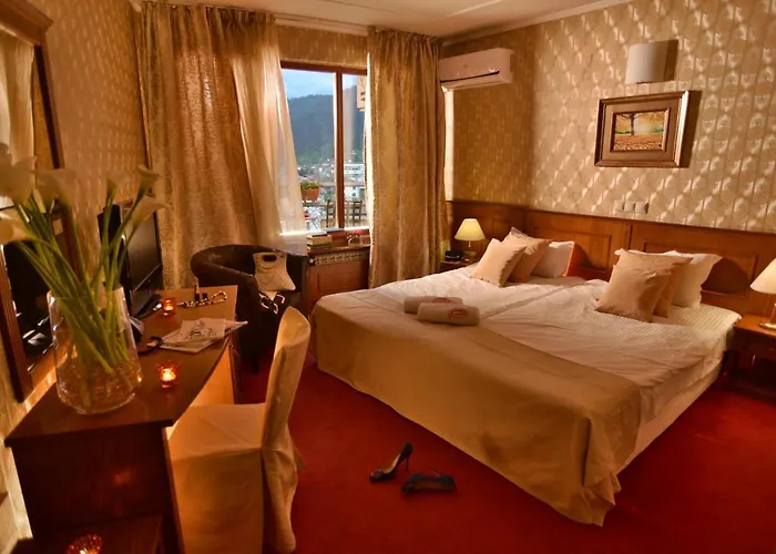 Mountain Boutique Family